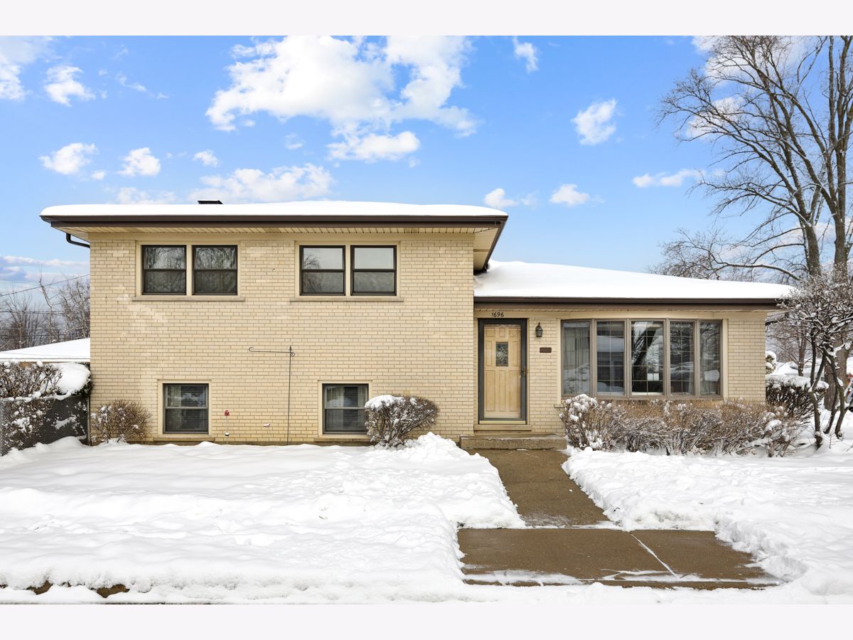 For Sale Des Plaines Illinois, 1696 Elm Street