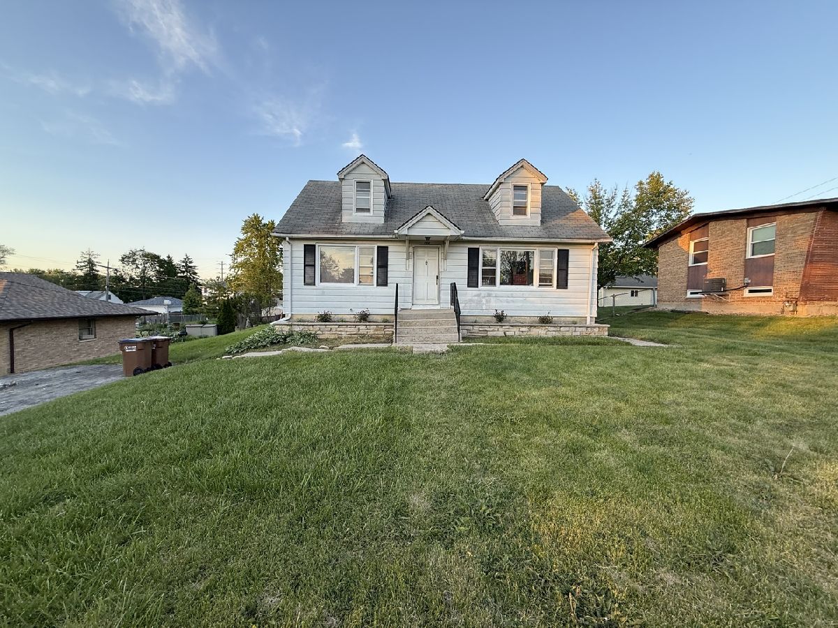  For Sale Willow Springs Illinois, 106 Kazwell Street