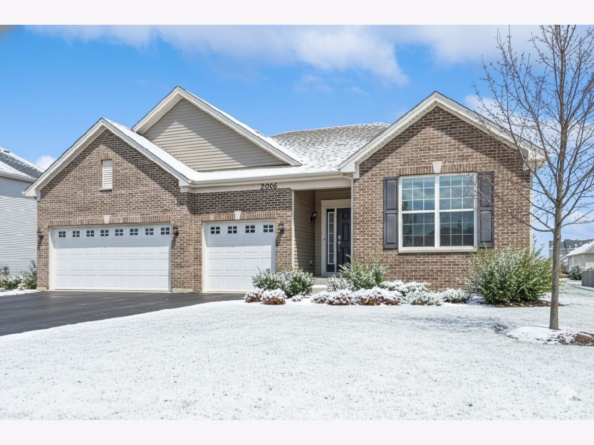  For Sale Yorkville Illinois, 2096 Country Hills Drive