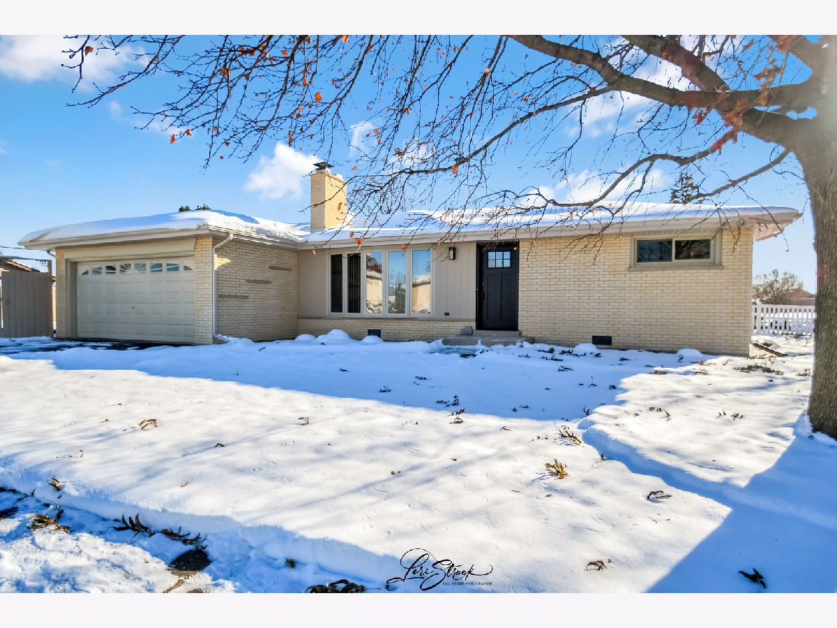  For Sale Bridgeview Illinois, 8101 Oketo Avenue
