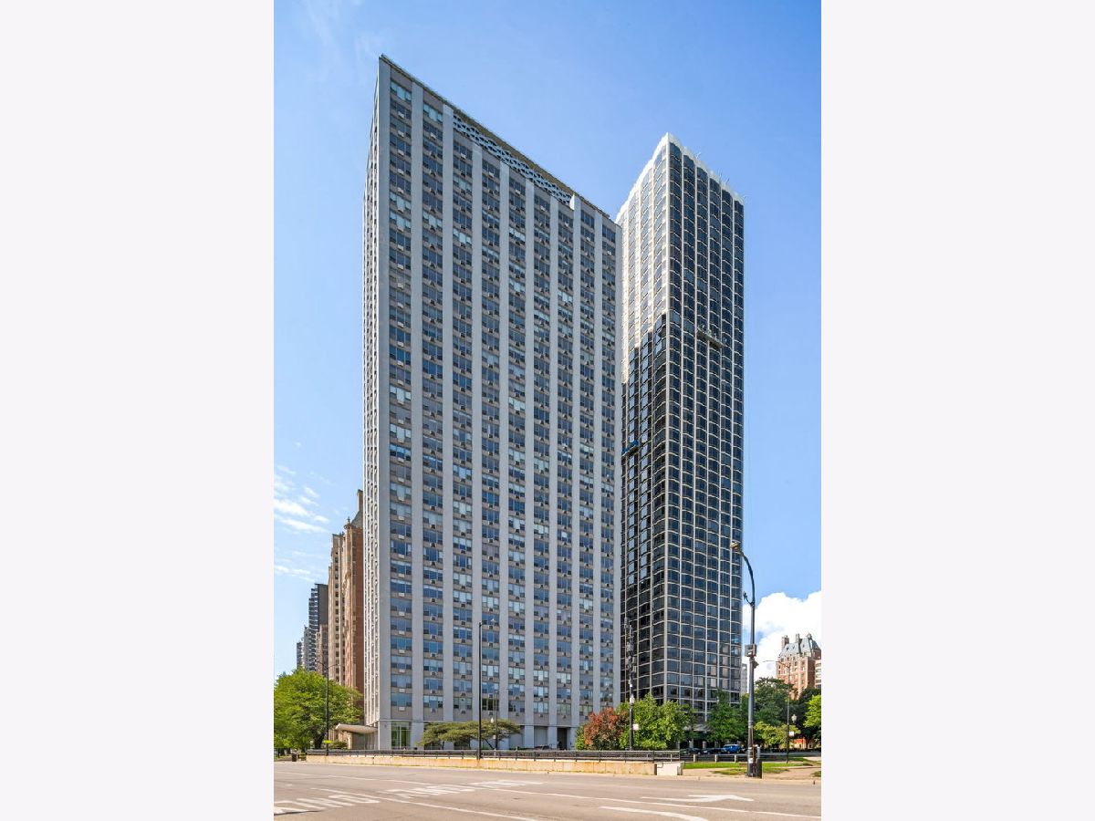 For Sale Chicago Illinois, 1550 Lake Shore Drive
