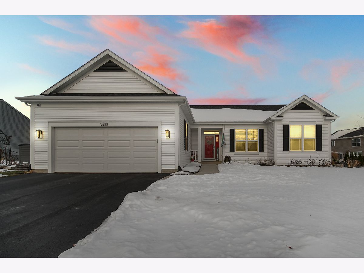  For Sale Richmond Illinois, 5210 Pheasant Lane