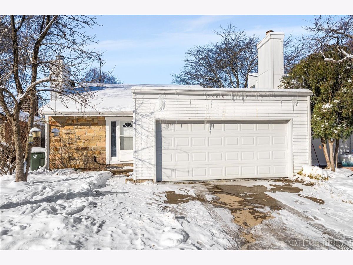  For Sale Warrenville Illinois, 2S616 Linden Square