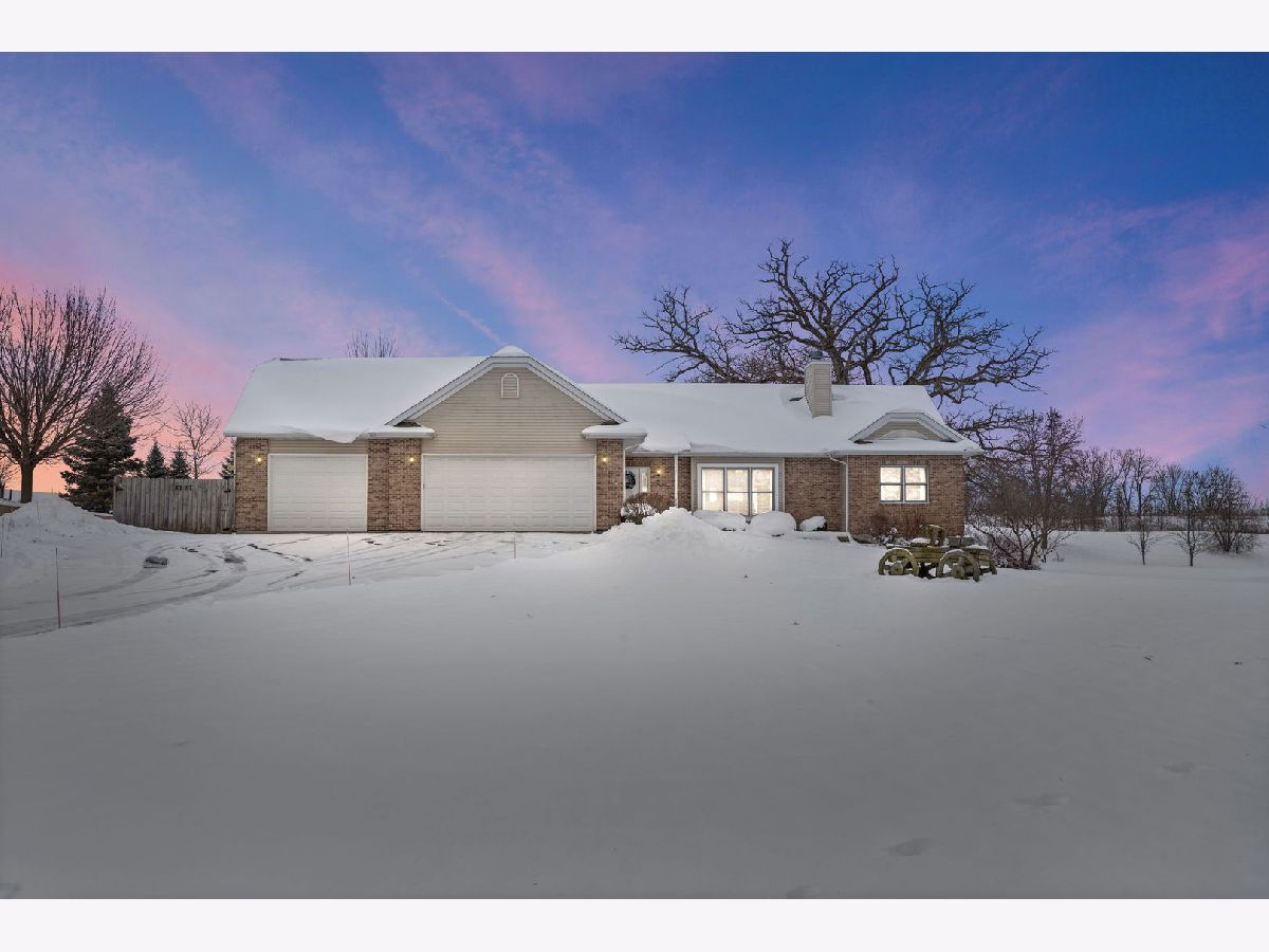  For Sale Spring Grove Illinois, 8207 Squirrel Drive