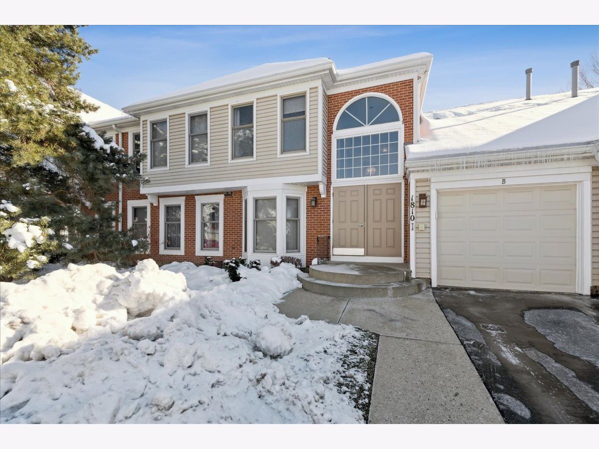  Rented Elk Grove Village Illinois, 1810 Fox  Run