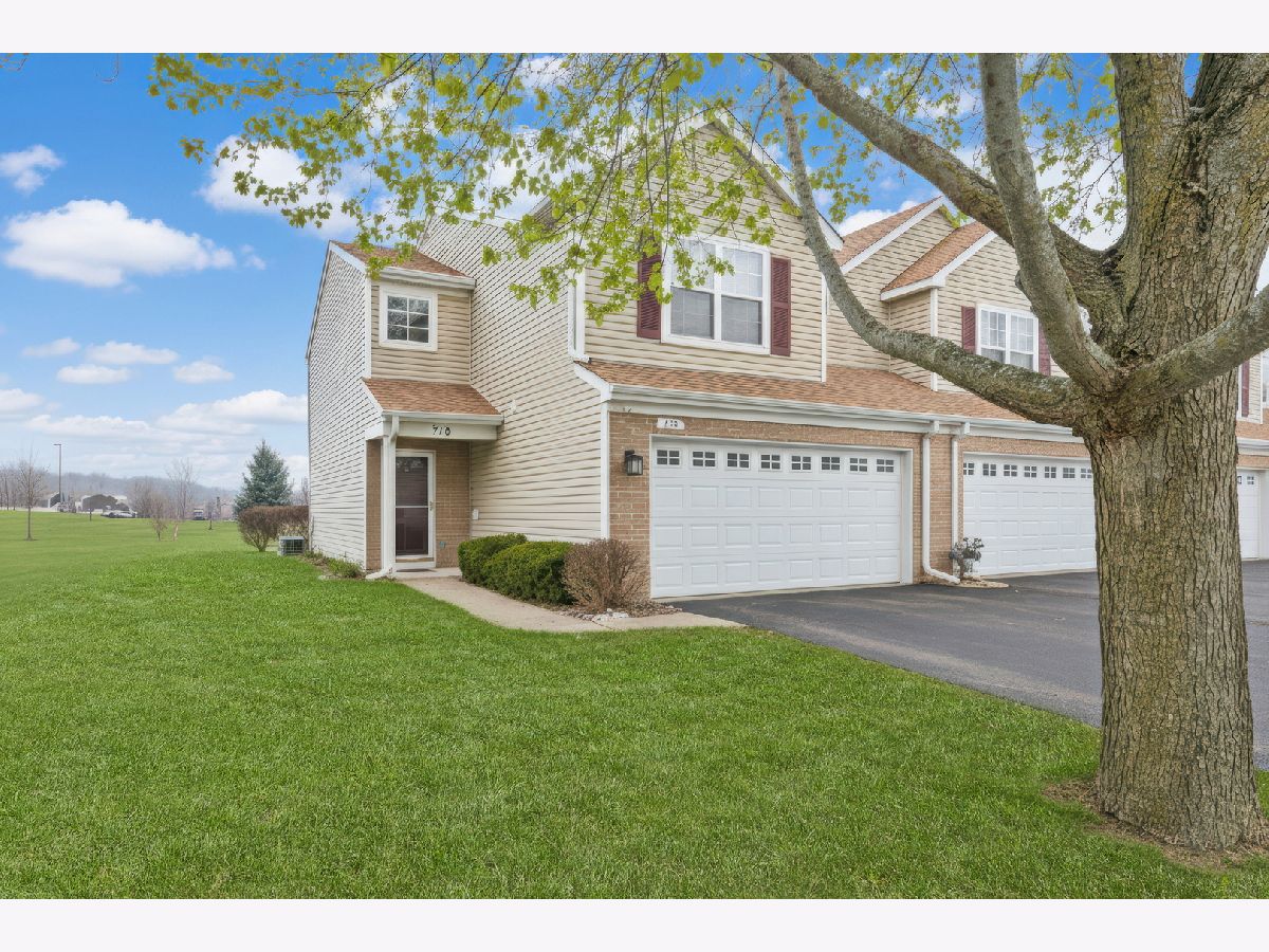  For Sale Lake Villa Illinois, 718 Baxter Court