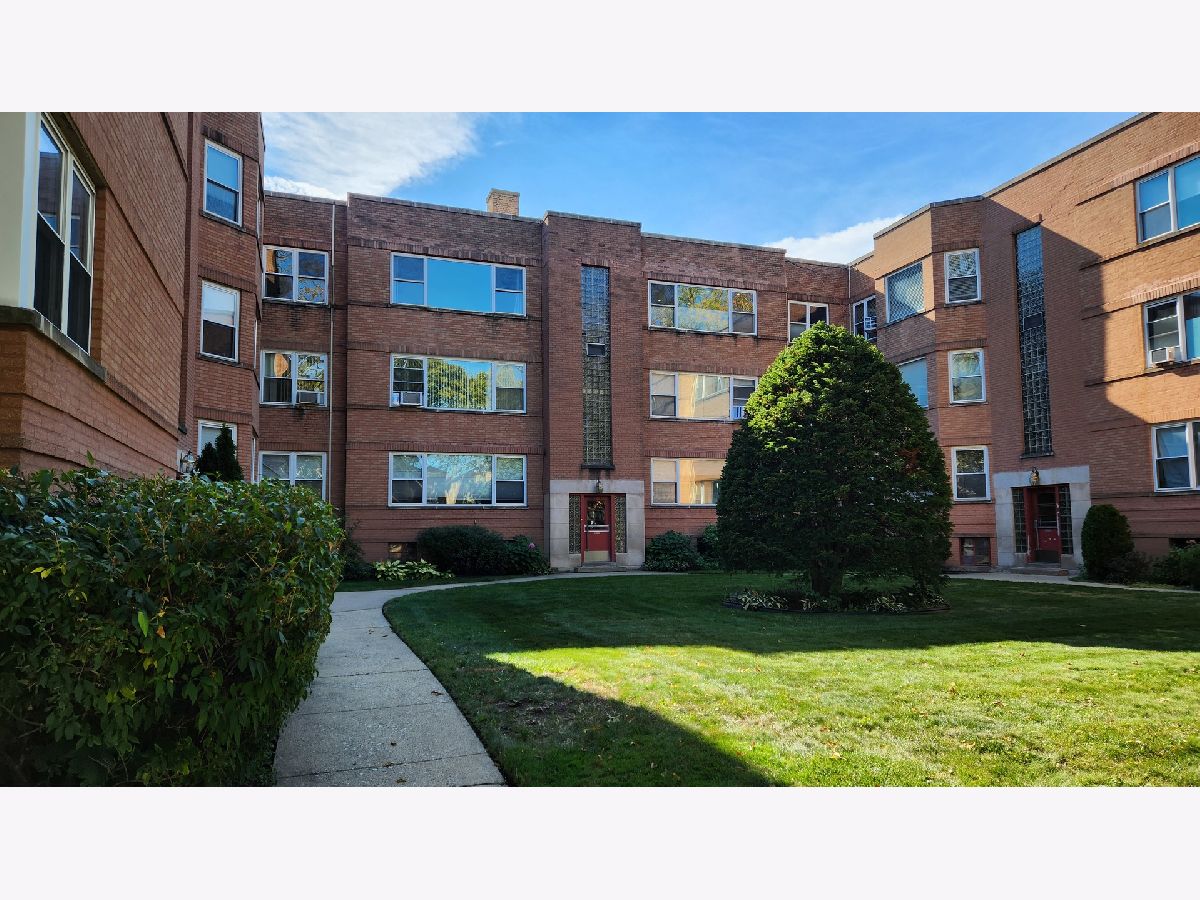  For Sale Chicago Illinois, 2641 Fitch Avenue