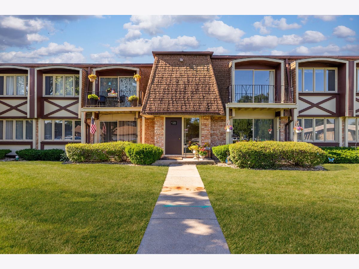  For Sale Crestwood Illinois, 5715 Park Place