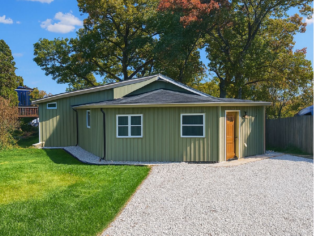  For Sale Mchenry Illinois, 806 Peter Street