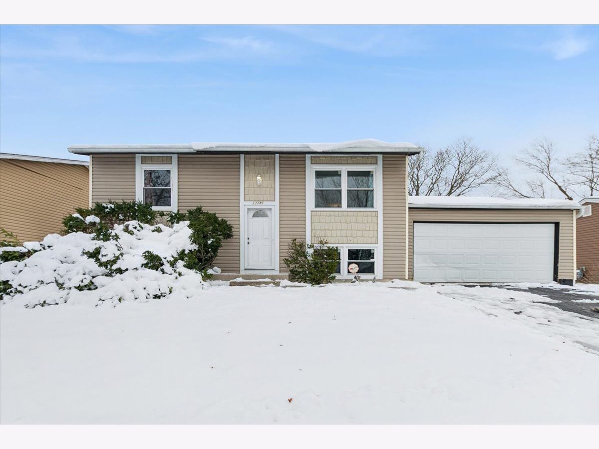  For Sale Country Club Hills Illinois, 17781 Yale Lane