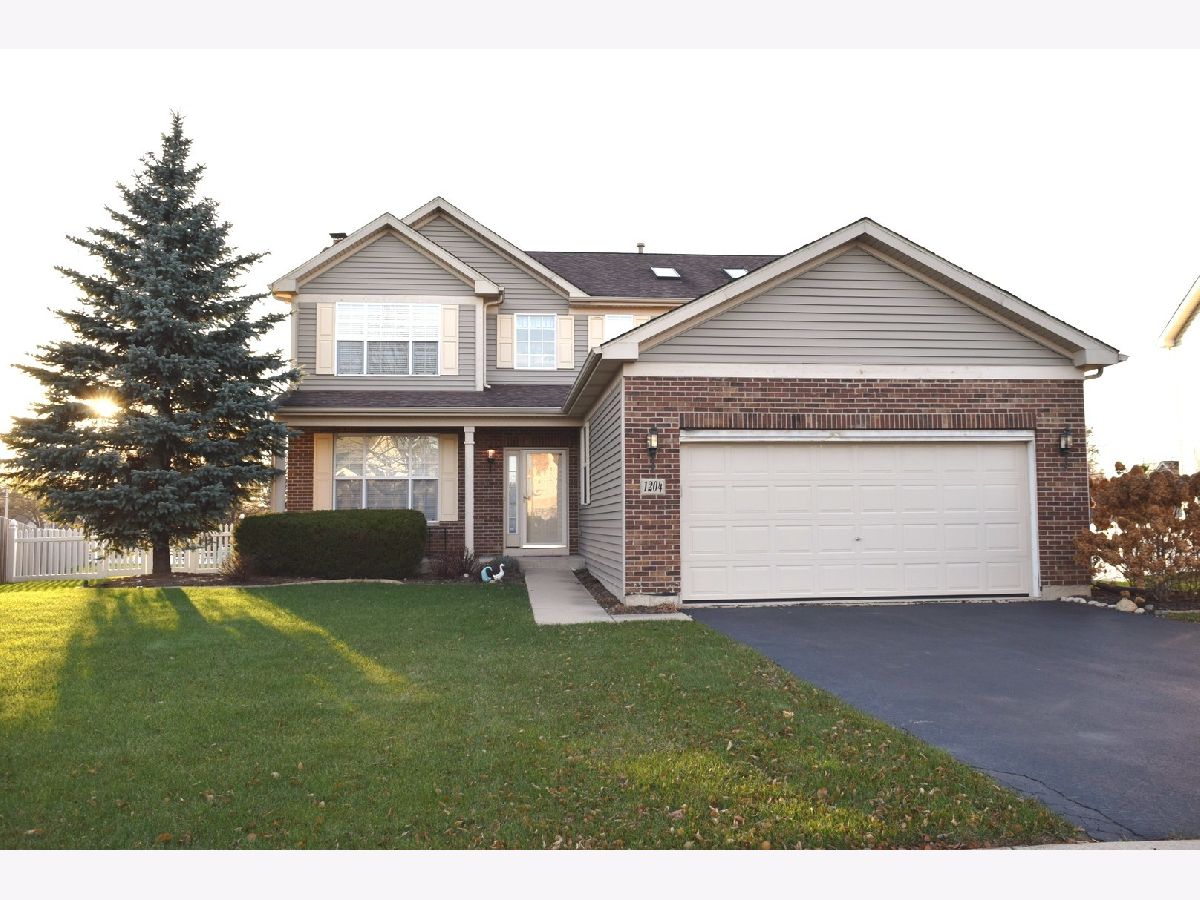  For Rent Elgin Illinois, 1204 Frederick