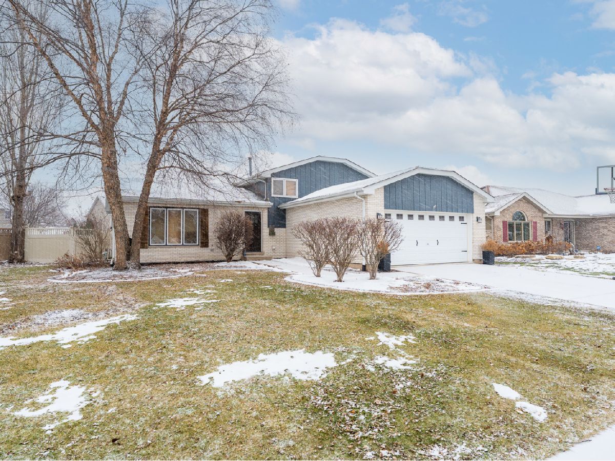  For Sale Minooka Illinois, 515 Edgewater Drive
