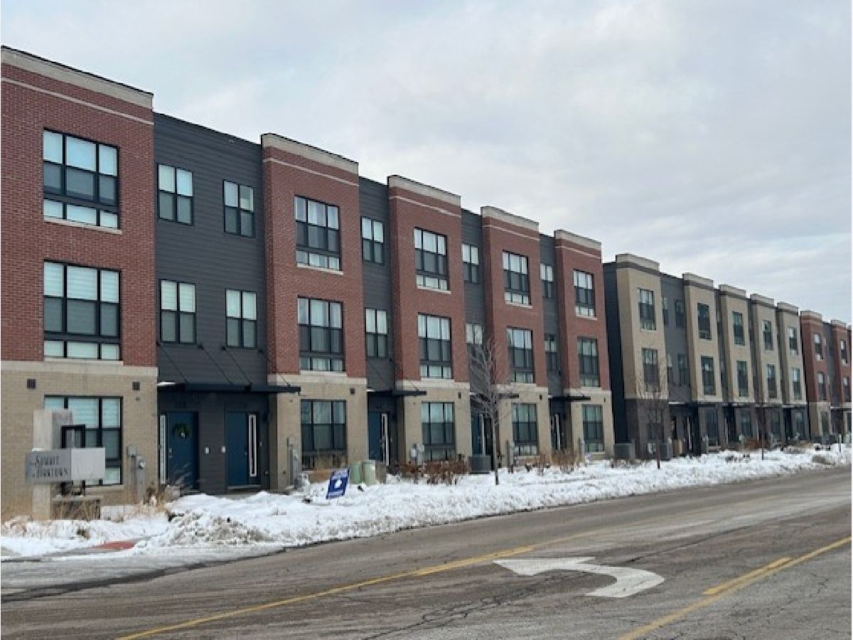 Condos & Townhomes For Rent The Summit At Yorktown Lombard Illinois, 314 Summit