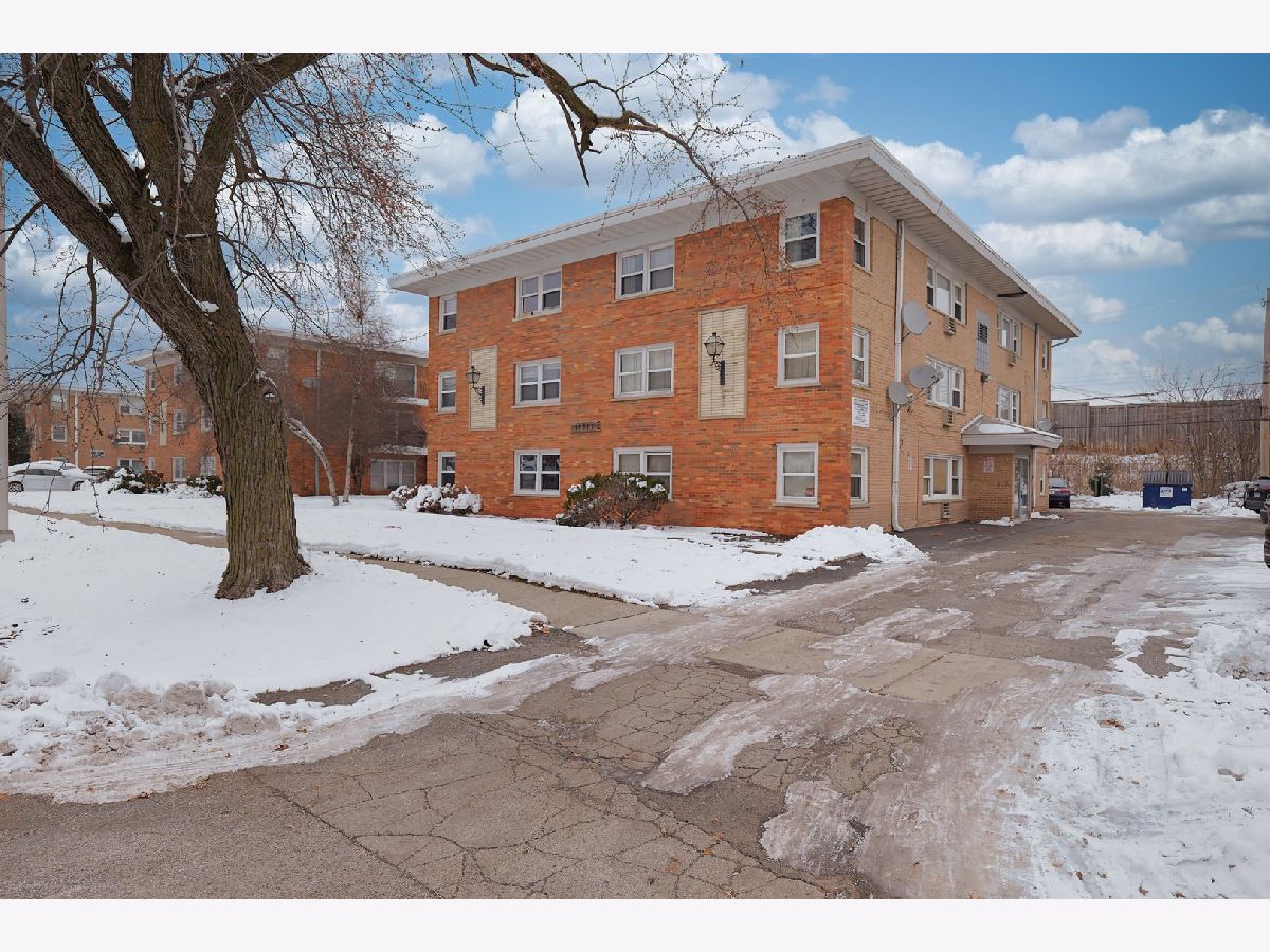  For Sale Worth Illinois, 10811 Lloyd Drive