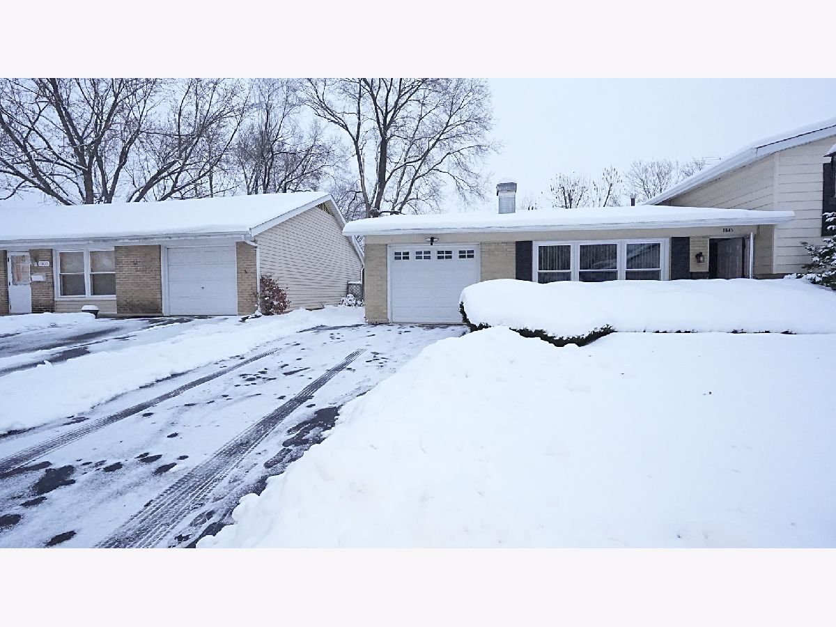  For Sale Hanover Park Illinois, 7843 Kensington Lane