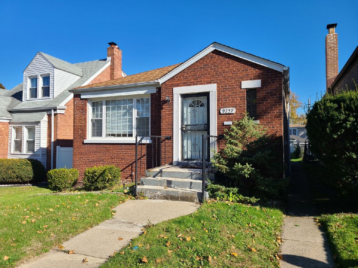 For Sale Chicago Illinois, 9757 Woodlawn Avenue