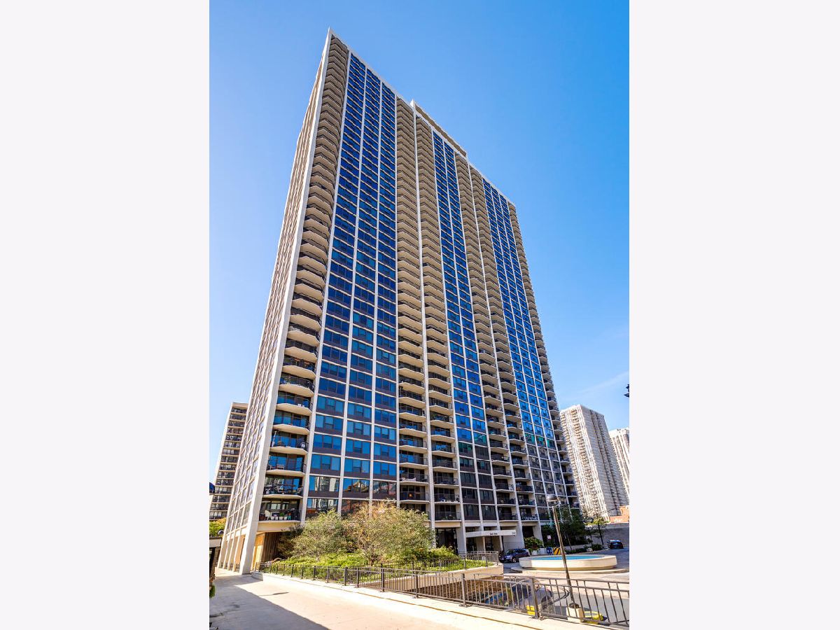  For Rent Chicago Illinois, 1560 Sandburg