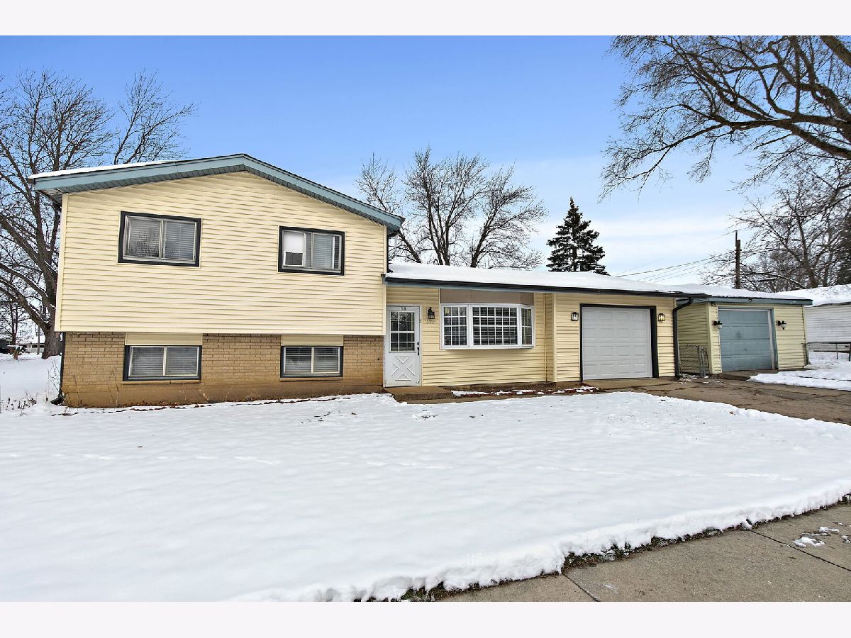  For Sale Huntley Illinois, 11618 Douglas Avenue