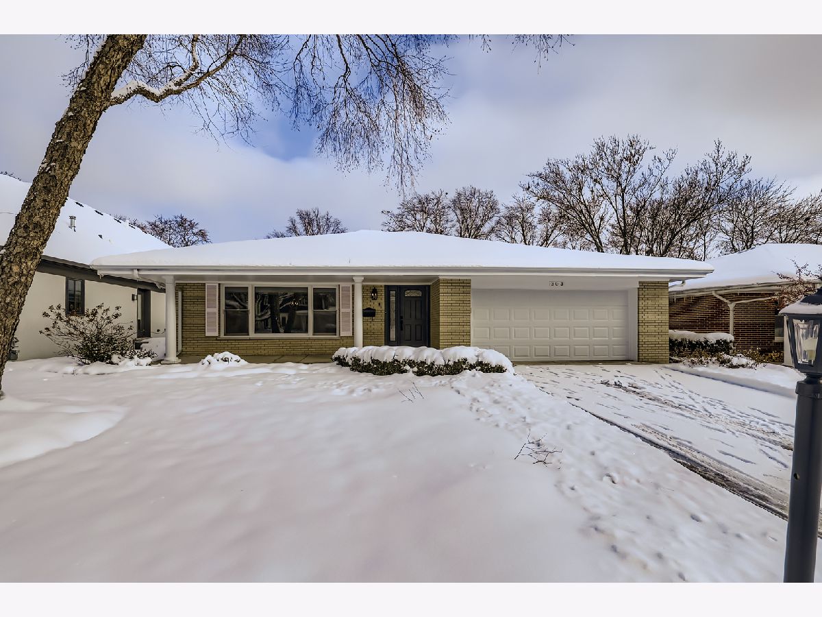  For Sale Arlington Heights Illinois, 303 Fernandez Avenue