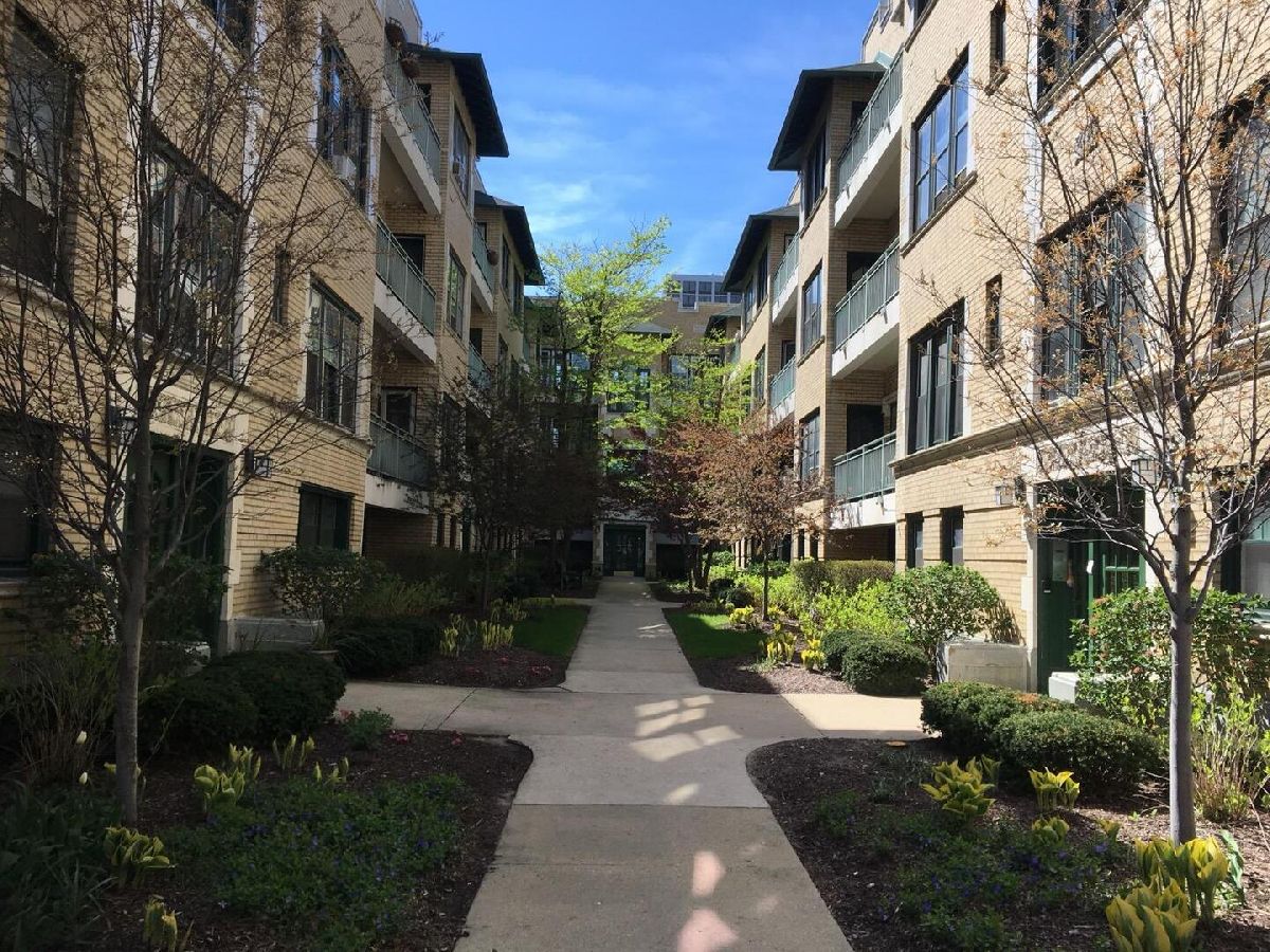  For Sale Chicago Illinois, 4320 Clarendon Avenue