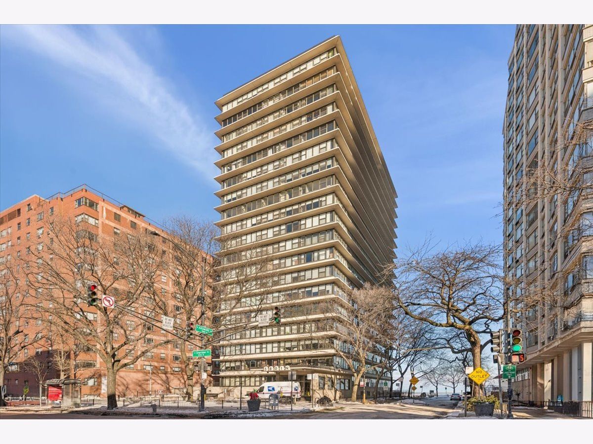  For Sale Chicago Illinois, 5801 Sheridan Road