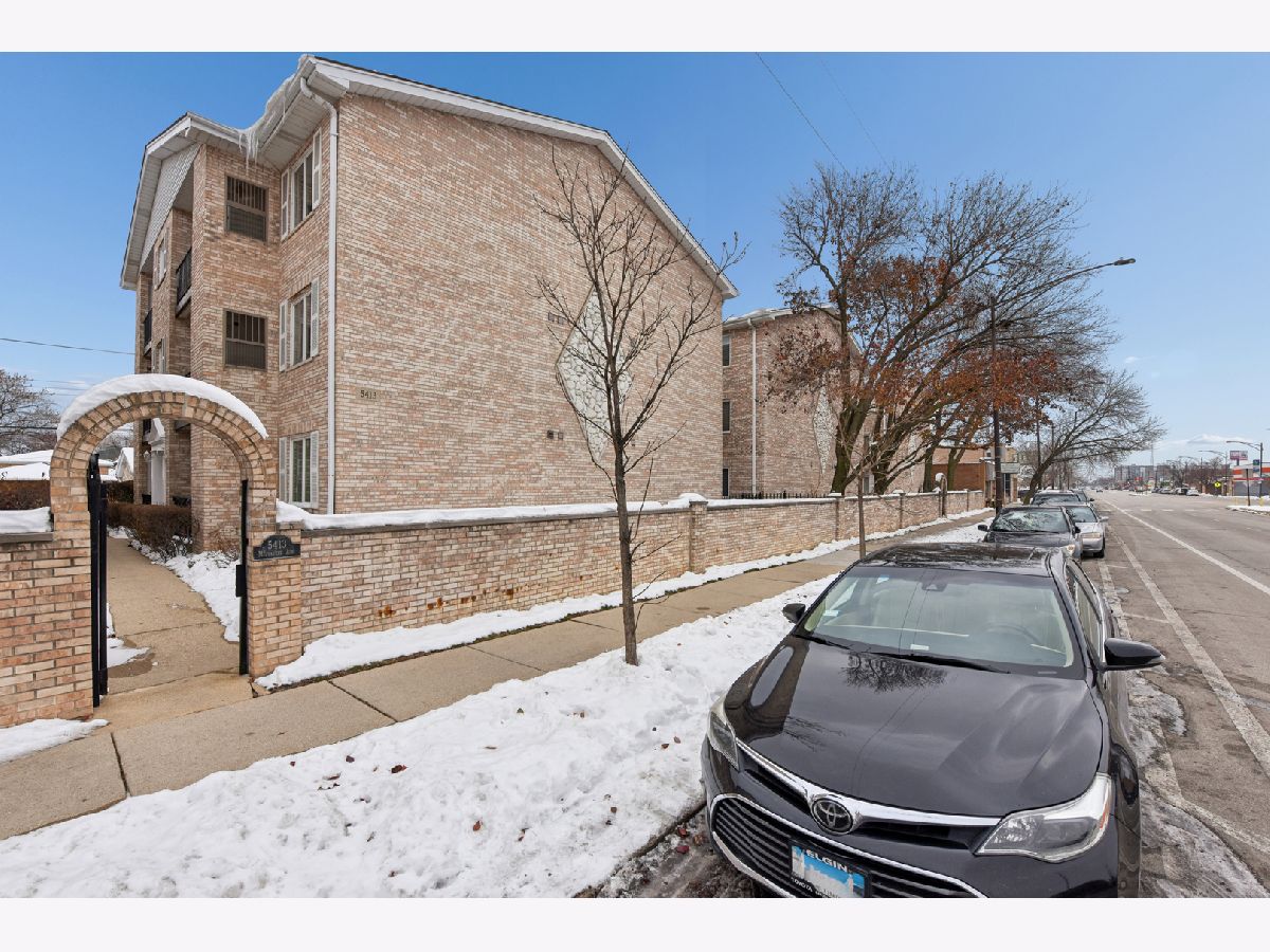  For Sale Chicago Illinois, 5413 Milwaukee Avenue