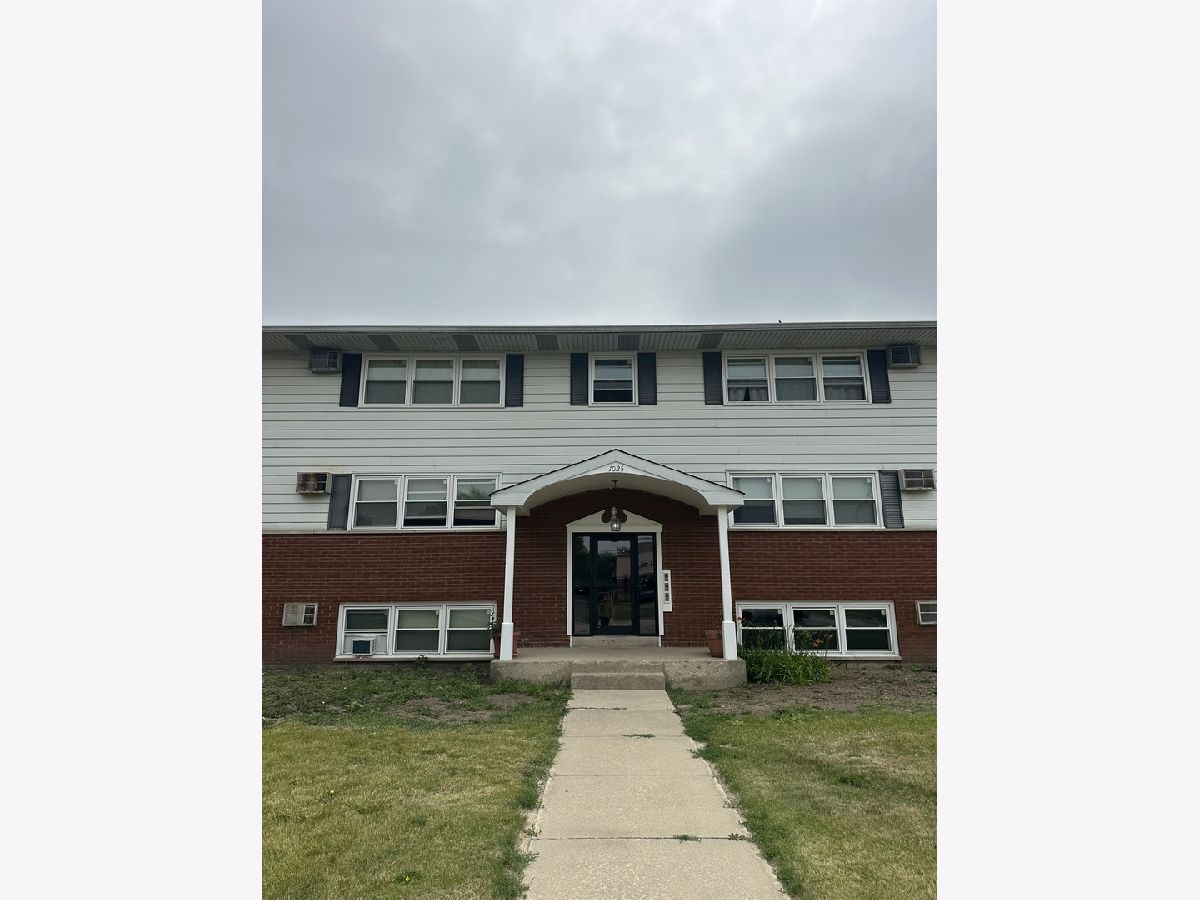  For Rent Aurora Illinois, 1015 Farnsworth