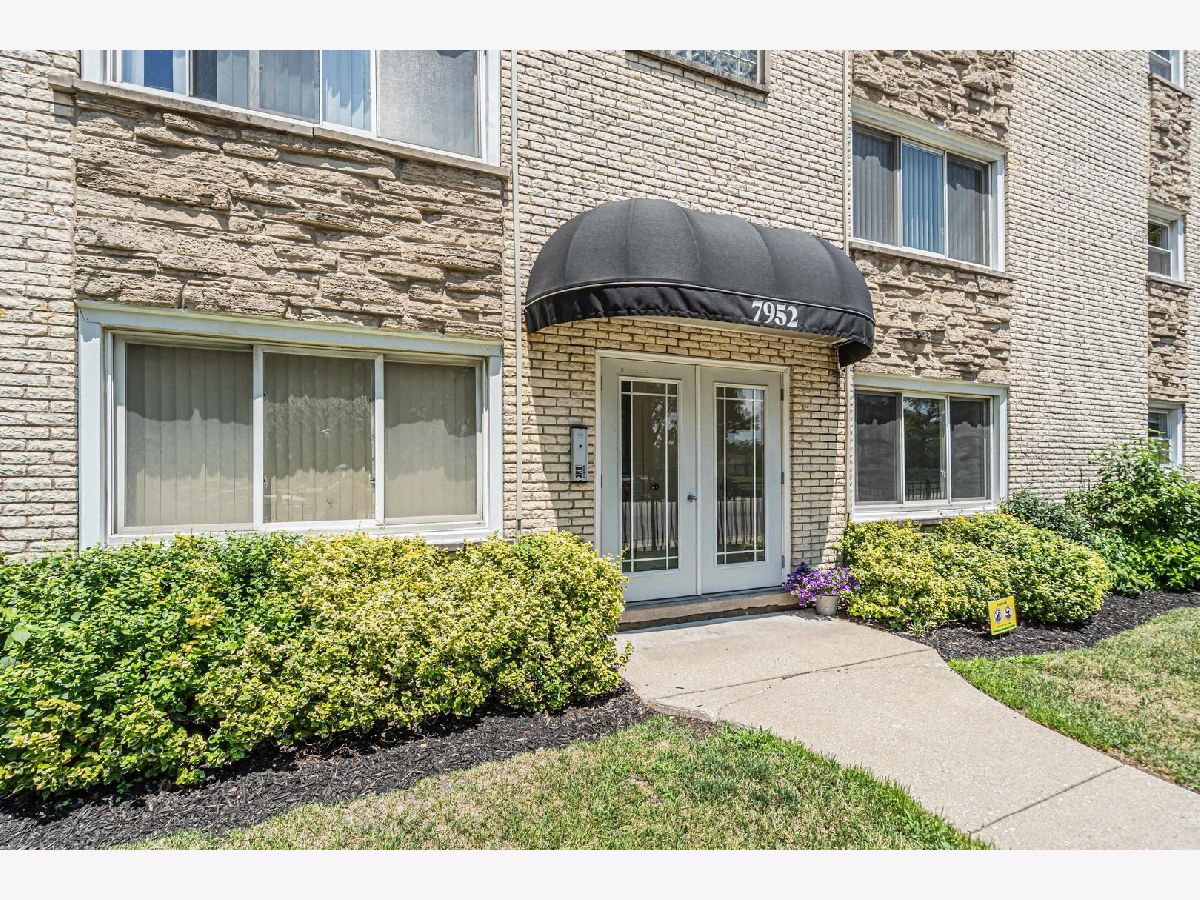  For Sale River Forest Illinois, 7952 Madison Street