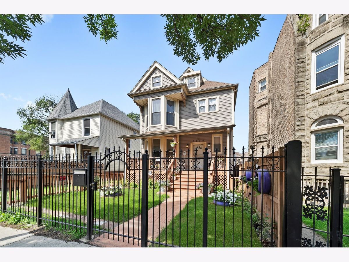  For Sale Chicago Illinois, 5850 Indiana Avenue