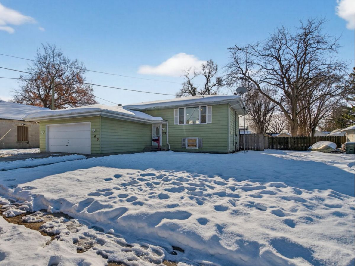  For Sale Coal City Illinois, 105 Oak Street