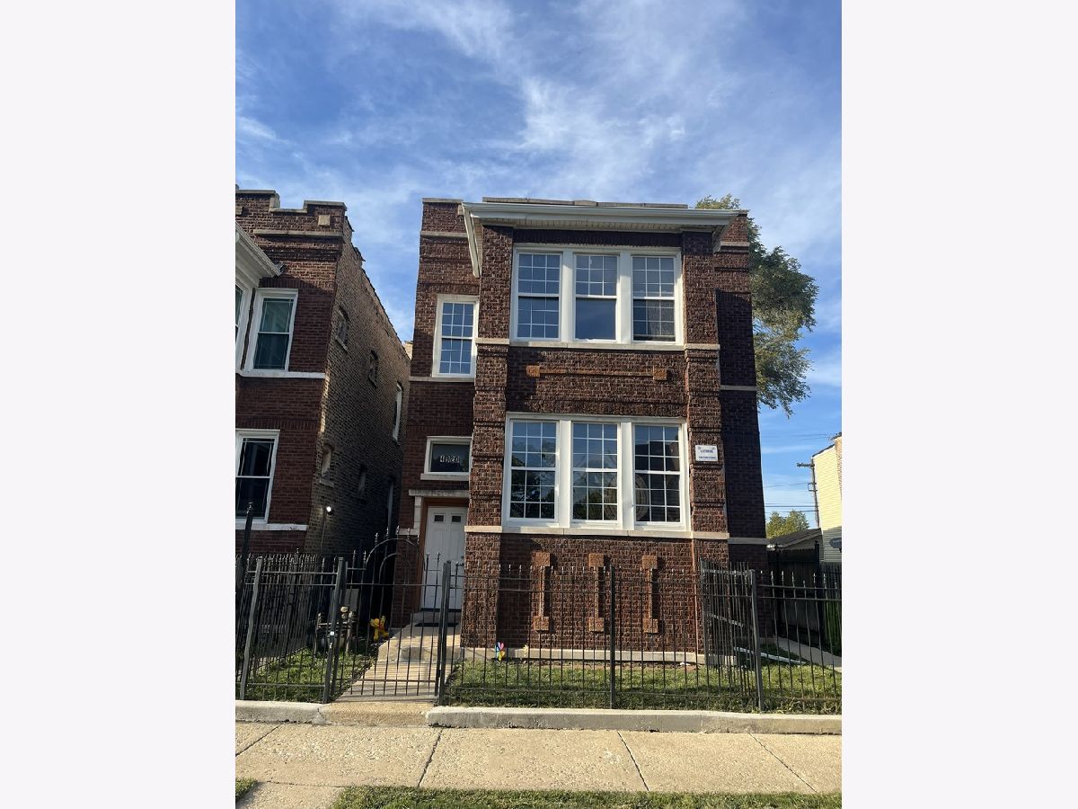  For Sale Chicago Illinois, 4920 Monroe Street