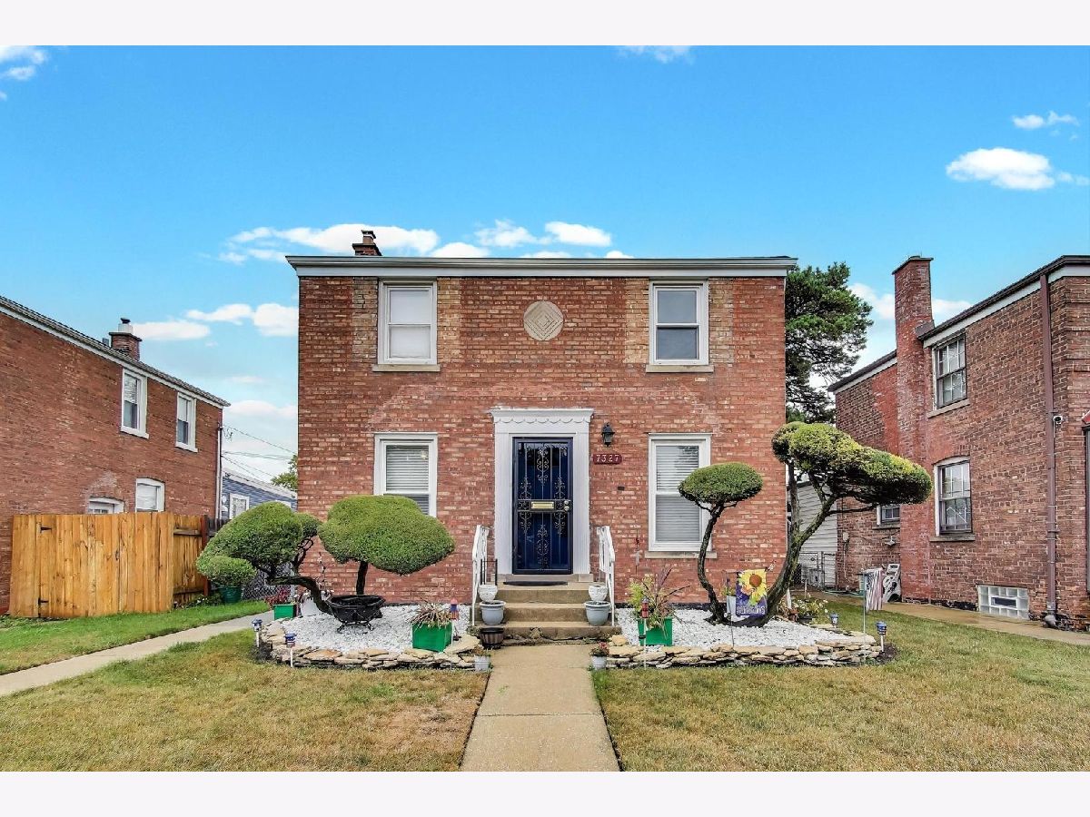  For Sale Chicago Illinois, 7327 Mozart Street