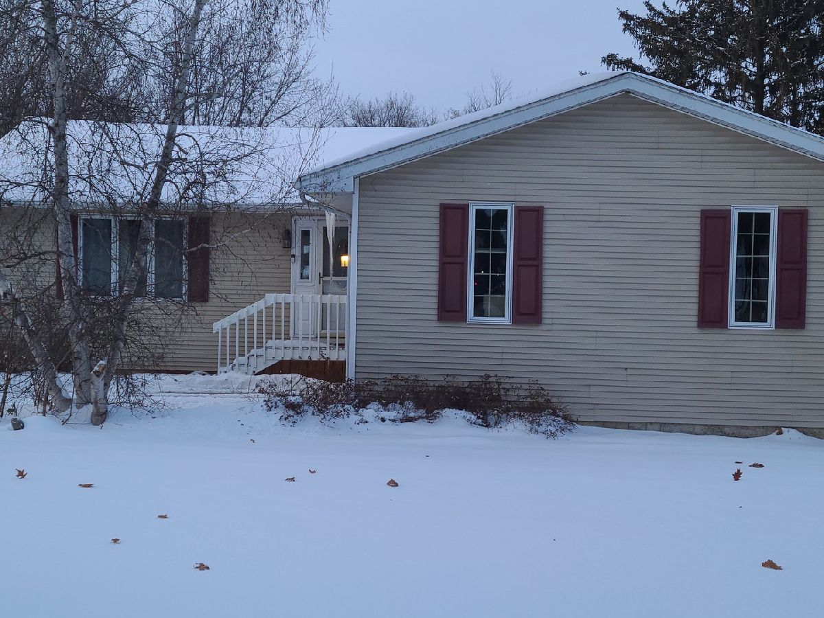  For Sale Sterling Illinois, 24200 Hillcrest Drive