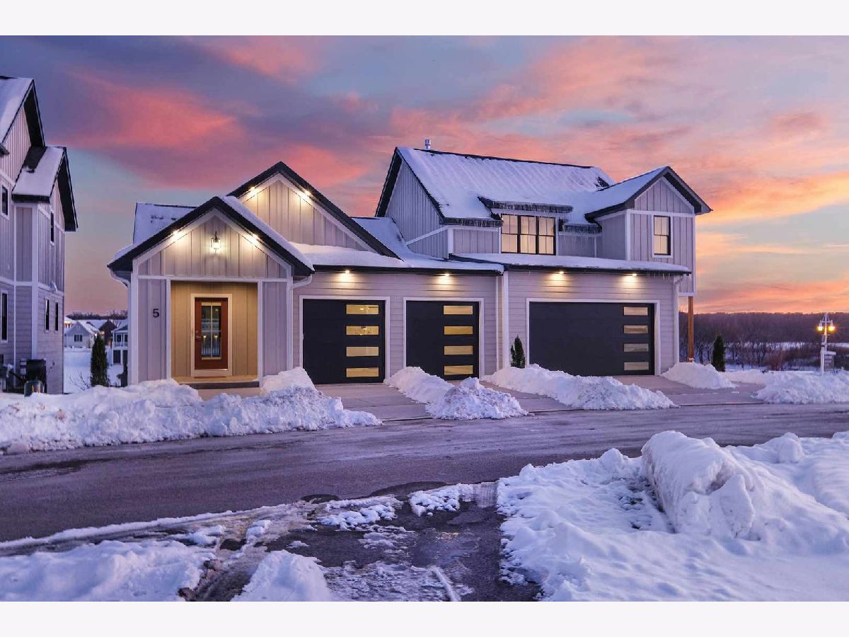 Homes & Condos & Townhomes For Sale Heritage Harbor Ottawa Illinois, 5 Beech Tree Place