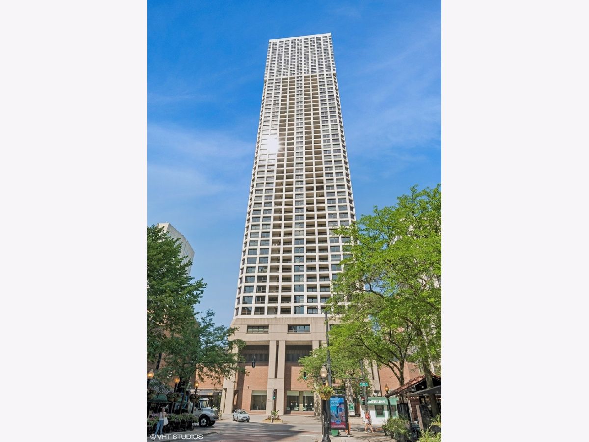  For Sale Chicago Illinois, 1030 State Street