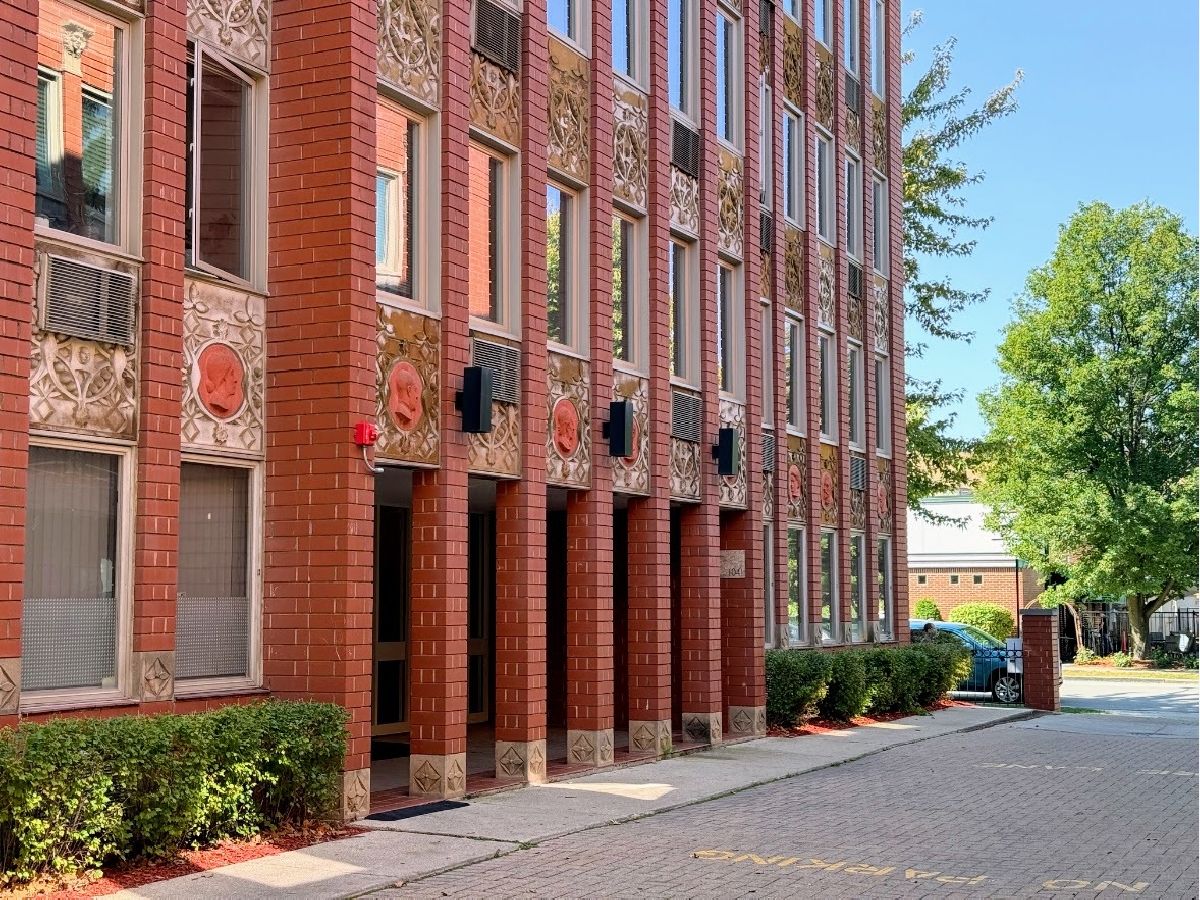  For Sale Oak Park Illinois, 1041 Susan Collins Lane