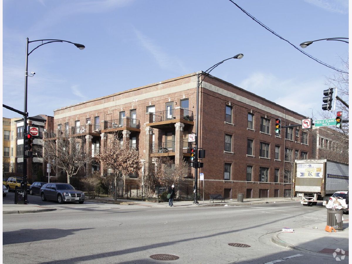  Rented Chicago Illinois, 900 Belle Plaine