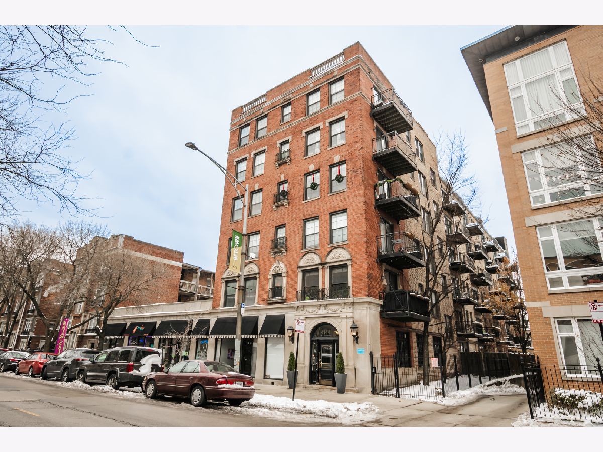  For Sale Chicago Illinois, 4144 Sheridan Road