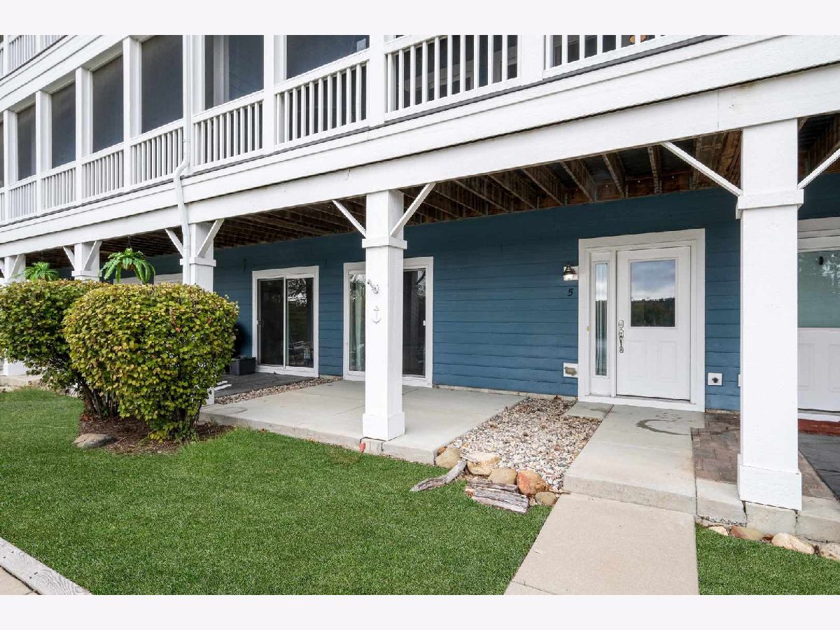  Rented Ottawa Illinois, 5 River Row