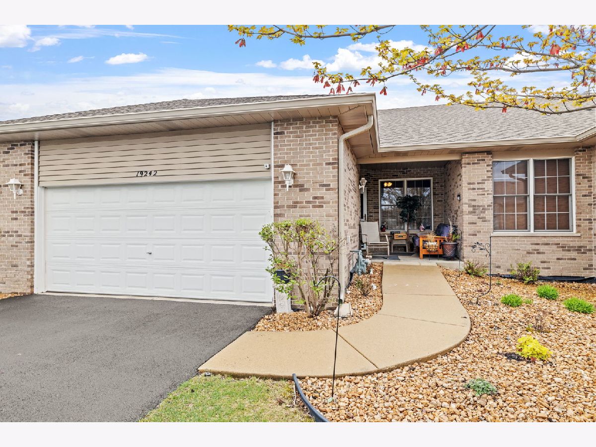  For Sale Mokena Illinois, 19242 104th Avenue