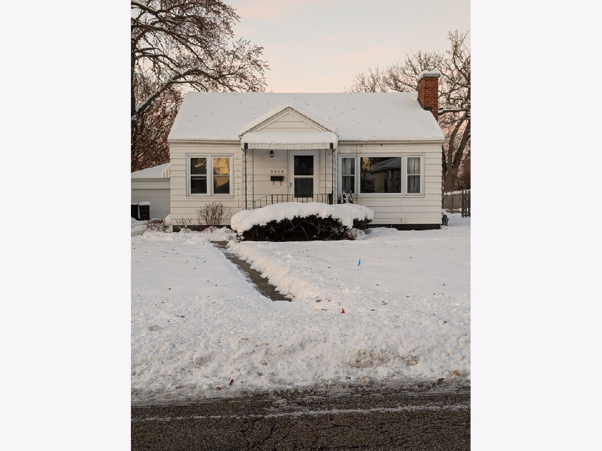  For Sale Mchenry Illinois, 3618 Maple Avenue