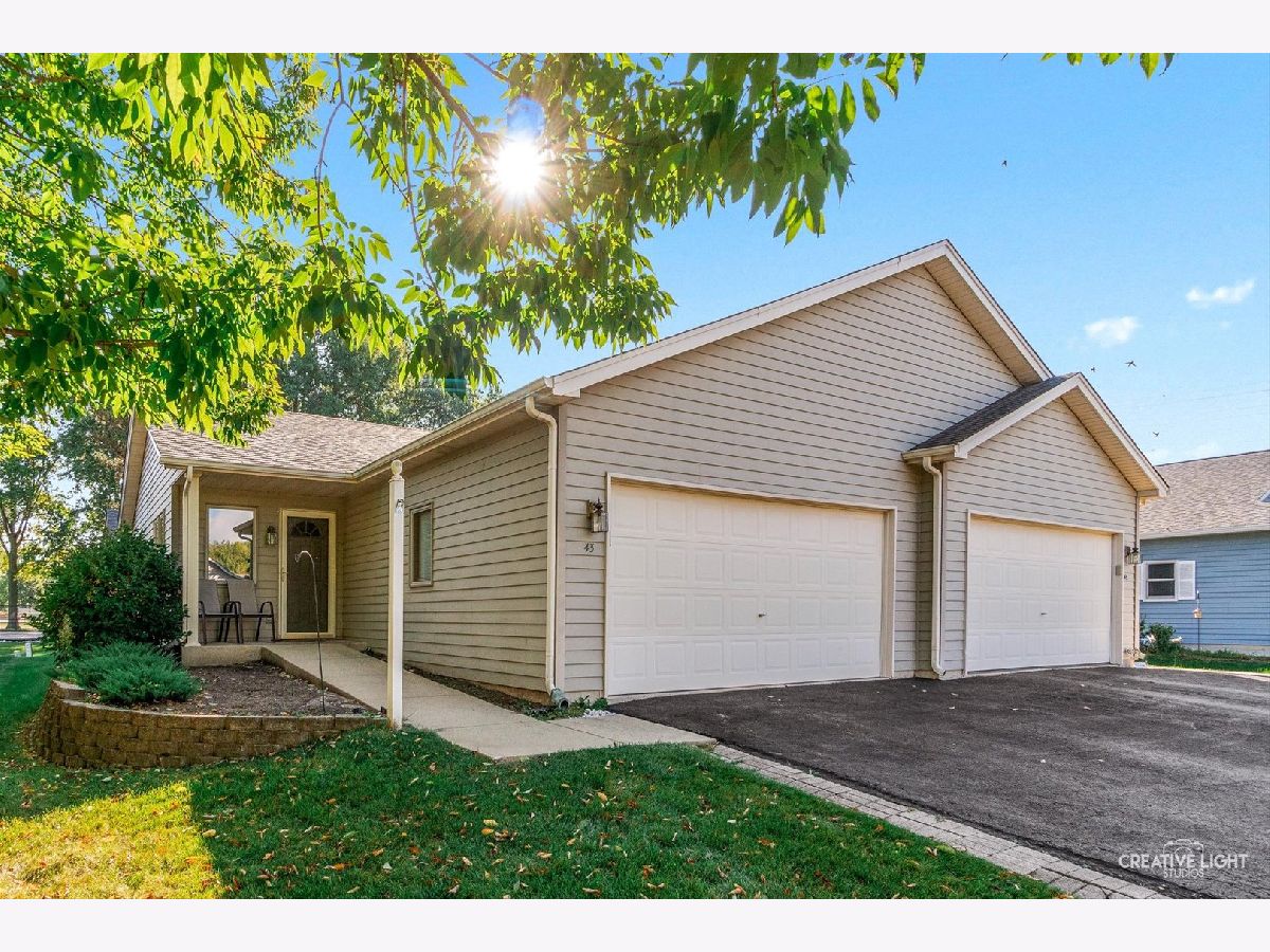  For Sale North Aurora Illinois, 43 Juniper Drive