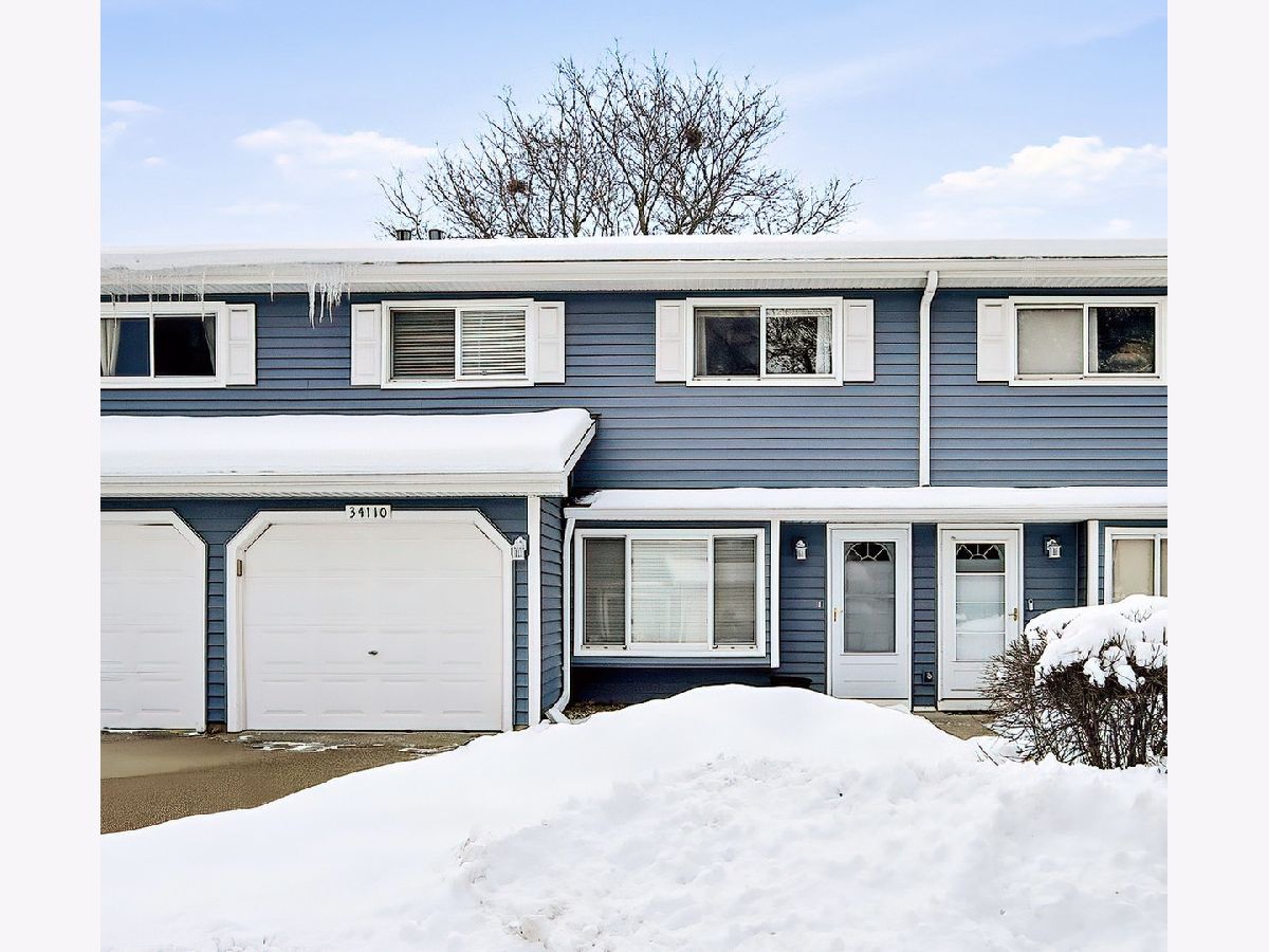  For Sale Gurnee Illinois, 34110 White Oak Lane