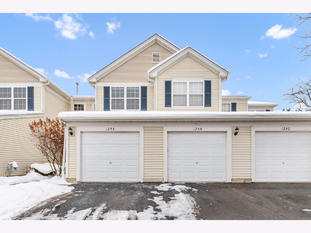  For Sale Carpentersville Illinois, 1244 Brookdale Drive