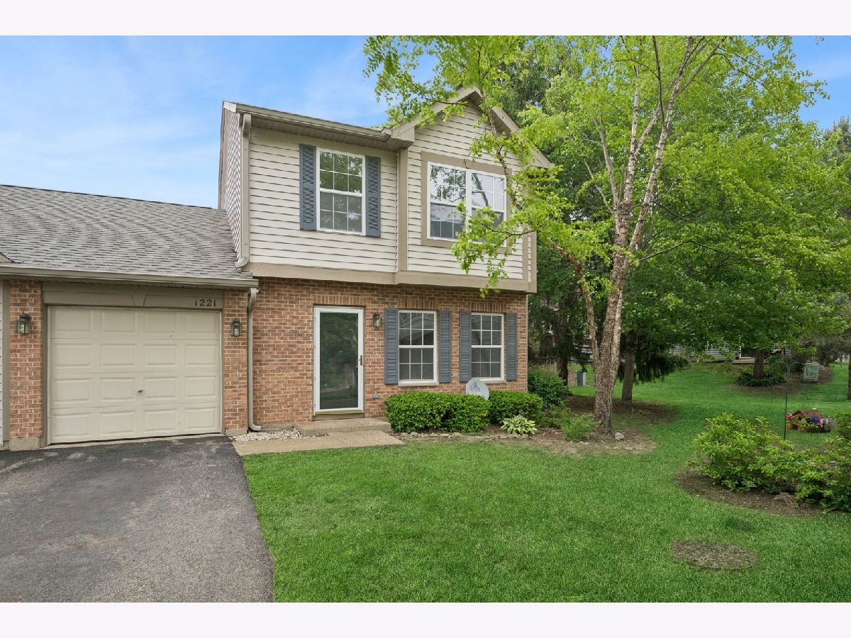  For Sale Round Lake Beach Illinois, 1221 Village Drive