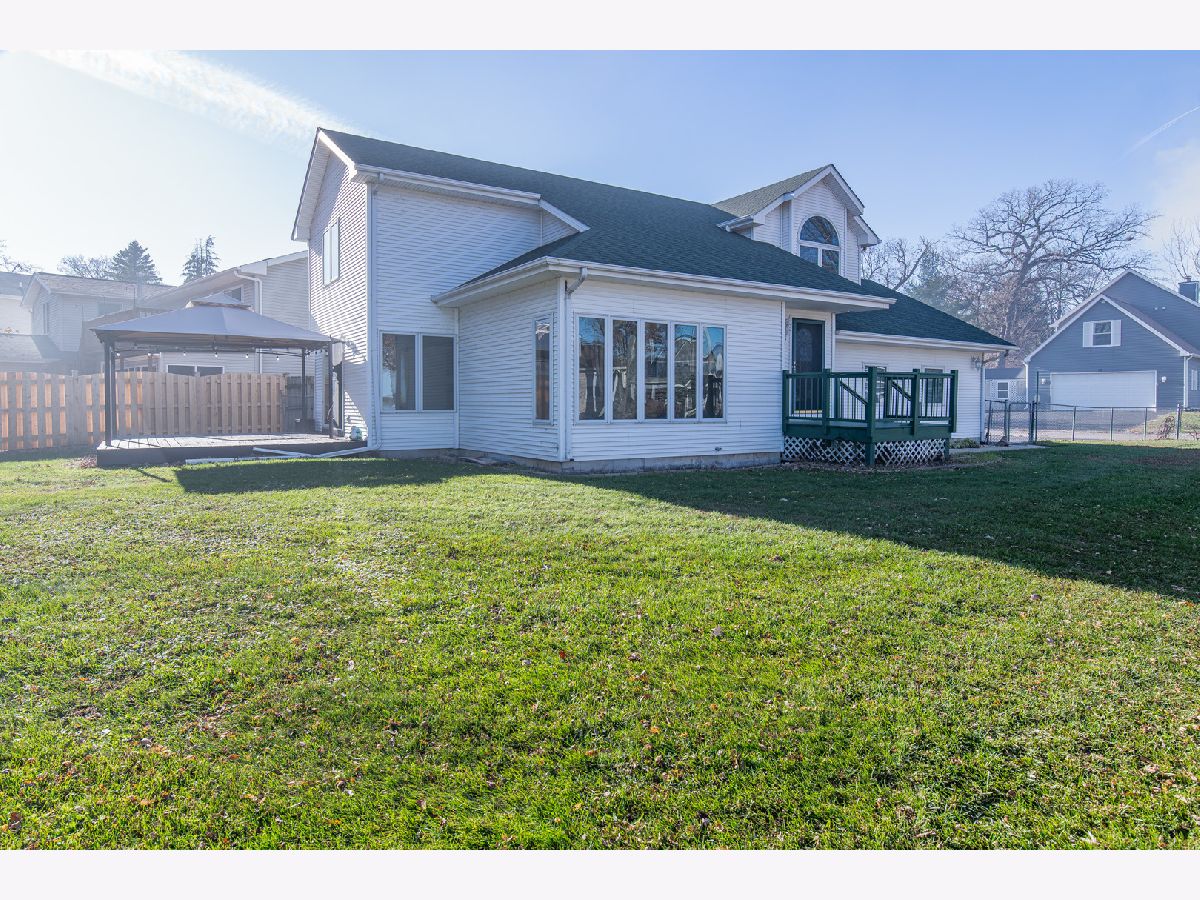  For Sale Fox Lake Illinois, 97 Mark Lane