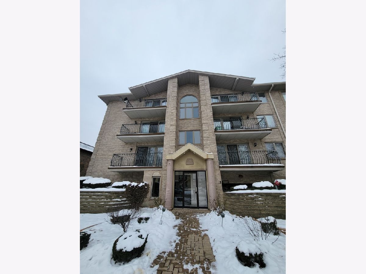 Condominiums For Rent Oaks Of Oak Lawn Oak Lawn Illinois, 10418 Keating