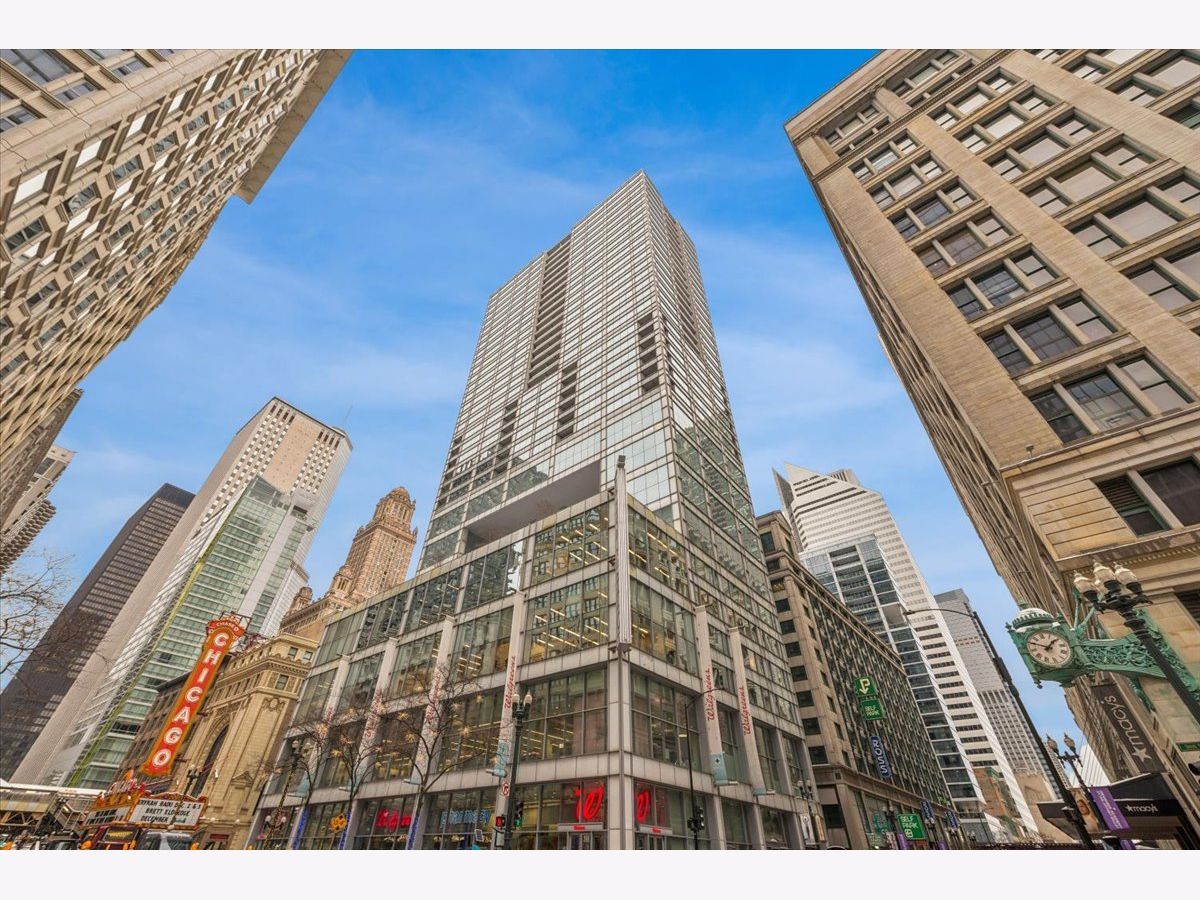  Rented Chicago Illinois, 8 Randolph