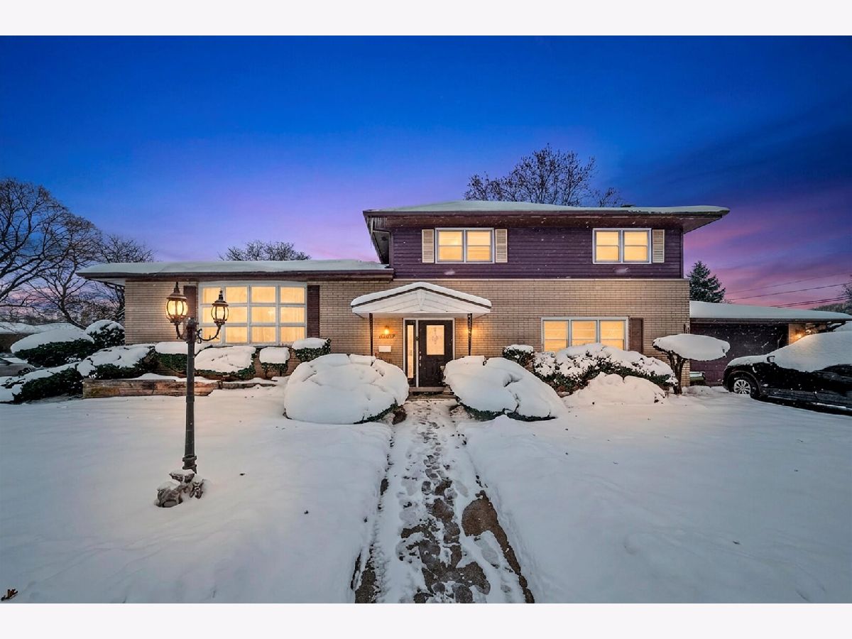  For Sale Lansing Illinois, 17702 Bernadine Street