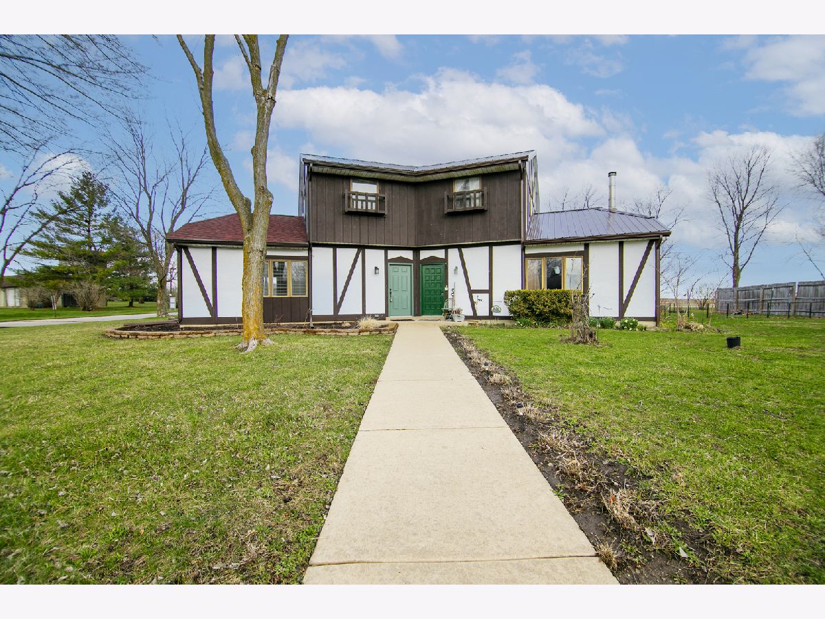  For Sale Stelle Illinois, 101 Sun Street